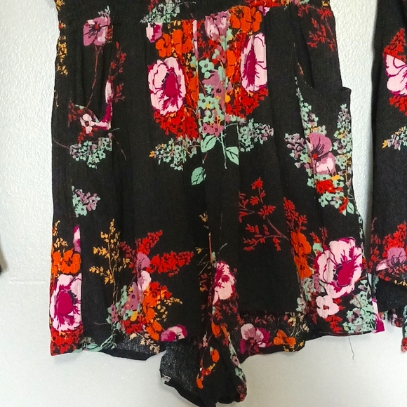 Band of gypsies floral romper xs - Picture 7 of 7